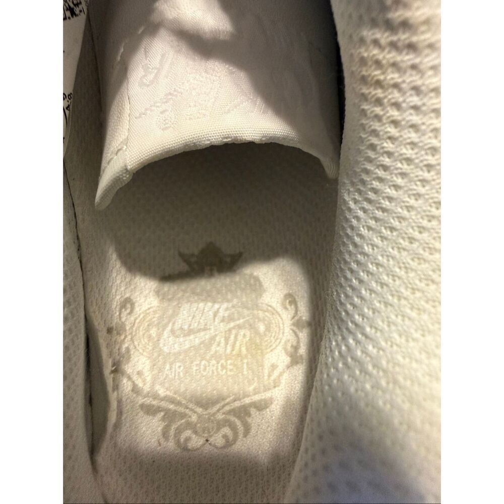 Nike Womens Size 7 Air Force 1's Sneakers Classic White Chunky Streetwear Casual - Picture 9 of 16